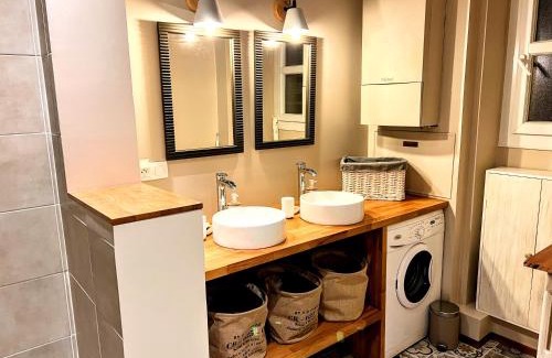 Waldeck-Sully Apartment | Appartement de Charme de 75m², Lumineux et Calme