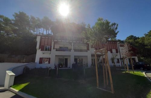 Soorts-Hossegor Apartment | Appartement de standing avec jardin privatif, proche du lac et du centre, parking inclus - FR-1-239-583