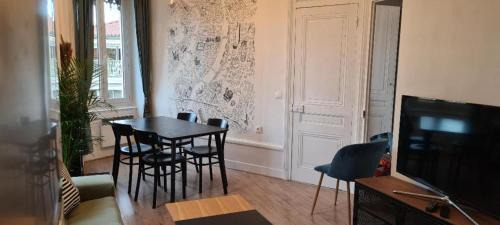 Voltaire - Saint Amour Apartment | Appartement deux chambres - Garibaldi
