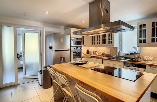 Floreffe Apartment | Appartement Duplex 2CH Avec Piscine Privative Intérieure Chauffée à 32°c