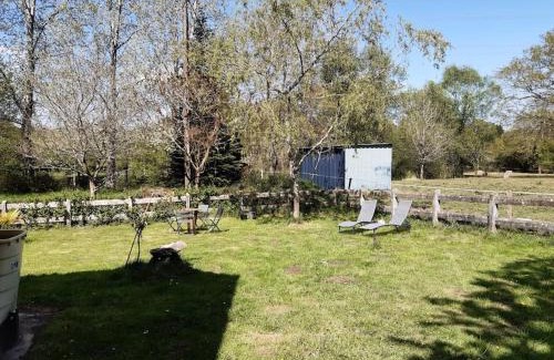 Scaer House | Appartement en lisière de forêt avec étang