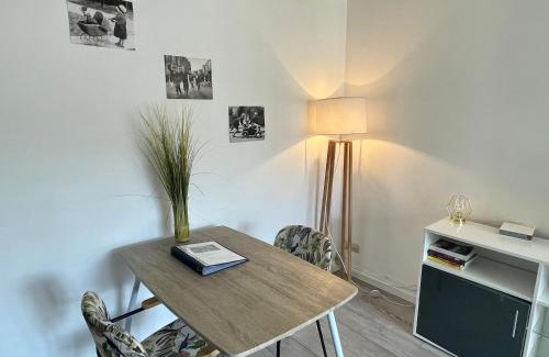 Moissac Apartment | Appartement entier Moissac centre 30 m2 calme avec cour intérieure pour vélos à 50m du marché de Moissac