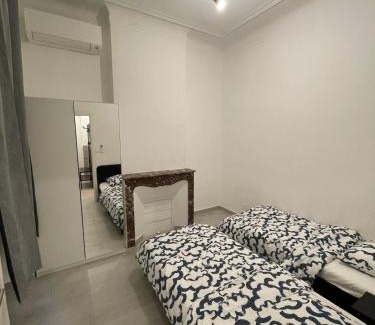 Saint-Lazare Apartment | Appartement entier T3 beau volume 1er étage