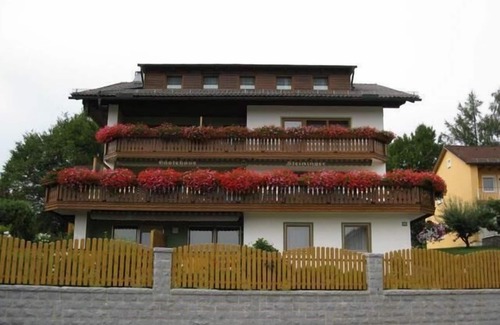 Zwiesel Apartment | Appartement für 1-2 Personen mit Balkon und Küchenzeile