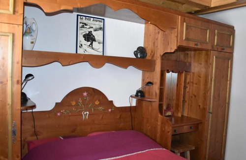 Pralognan-la-Vanoise Apartment | Appartement Familial avec Balcon Est - Près des Pistes et Commerces - FR-1-464-181