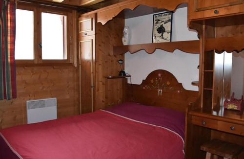 Pralognan-la-Vanoise Apartment | Appartement Familial avec Balcon Est - Près des Pistes et Commerces - FR-1-464-181