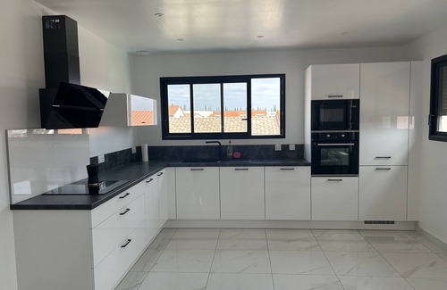 Rivesaltes Apartment | Appartement F3 + Piscine Privée Transats et Plancha !