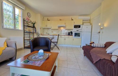 Port District Apartment | Appartement face mer à Châtelaillon, accès direct plage, balcon vue mer, calme et proche commerces - FR-1-706-20