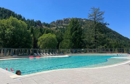 Isola Apartment | Appartement familial pour 5 personnes, grande terrasse sud, vue panoramique, soleil, calme havre de paix et de détente