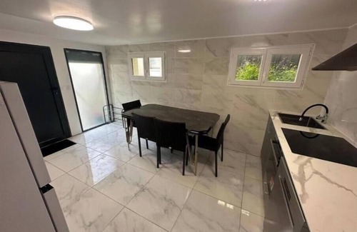 Bussy-Saint-Georges Apartment | Appartement Moderne proche de disneyland WIFI & Café & Arrivée Autonome - Ground floor