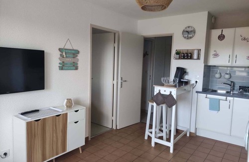 La Londe-les-Maures Apartment | Appartement 4 Couchages Climatisé- Piscine Privée, Proche Centre Ville et Plages