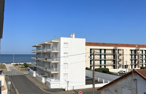 Notre-Dame-de-Monts Apartment | Appartement Cosy vue mer , Plage à 100 m , Tout Confort , Balcon vue mer