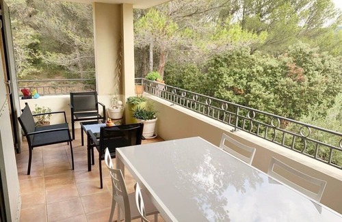 Saumane-de-Vaucluse Apartment | Appartement Calme Dans la Résidence Sécurisée du Golf