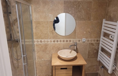 Villes-sur-Auzon Apartment | Appartement