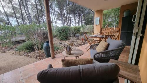 Saumane-de-Vaucluse Apartment | Appartement golf saumane Celomidie