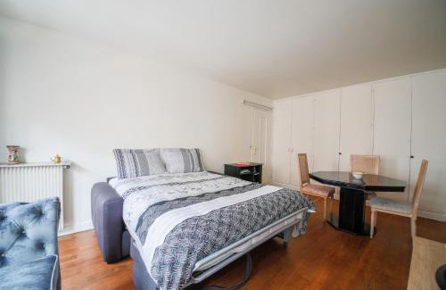 Croulebarbe Apartment | Appartement Glaciere