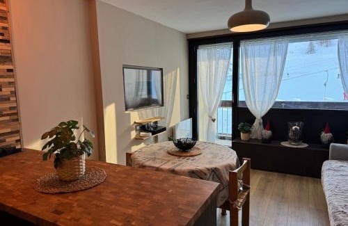Montgenevre Apartment | Appartement Les Chalmettes 4 Personnes au pied des Pistes Wifi - Balcon - Parking