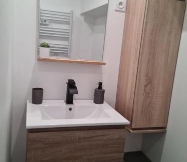 Anduze Apartment | Appartement Les Picholines - La tranquillité au cœur d'Anduze