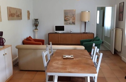 Autouillet Apartment | Appartement Longère Dans un Beau Domaine du Xvie