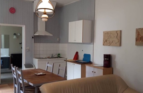 Autouillet Apartment | Appartement Longère Dans un Beau Domaine du Xvie