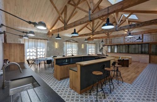 Gondeville Apartment | Appartement lumineux pour 4 pers., centre-ville, équipements bébé, WiFi, garage, dégustation truffes offertes - FR-1-653-247