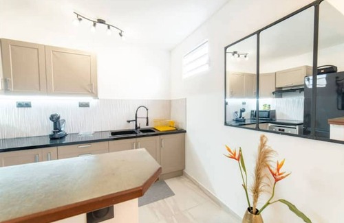 Schoelcher Villa | Appartement Luxueux à 3 Minutes de la Plage !