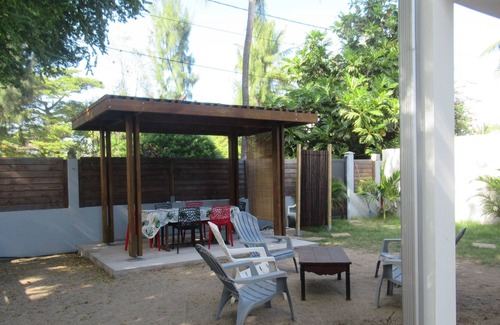 La Saline Les Bains House | Appartement Maithé 4 feet in the sand at the seaside