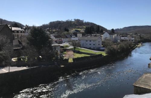 Bort-les-Orgues Apartment | Appartement Marion en coeur de ville 2 à 4 personnes