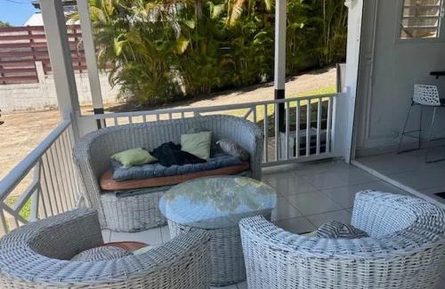 Circuit 1C1 Apartment | Appartement moderne à Petit-Bourg, 70 m², piscine privée