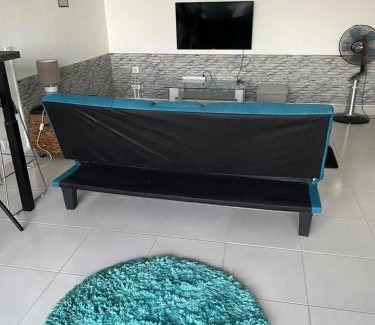 Circuit 1C1 Apartment | Appartement moderne à Petit-Bourg, 70 m², piscine privée