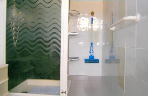 Lourdes Apartment | Appartement moderne à Lourdes avec jacuzzi, 54 m²