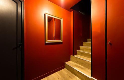 Les Gondoles Apartment | Appartement Rouge Elegance & Miroirs RER C