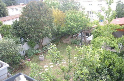 Sete Apartment | Appartement Saisonnier 1 Étage Dans Petite Résidence Avec Jardin
