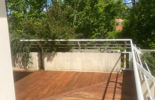 Pessac Apartment | Appartement Solaire Duplex Avec Terrasse en Bois