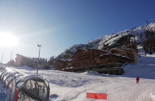 Les Boisses Apartment | Appartement Soleil Blanc Résidence Lodge des neiges