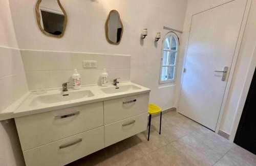Laure-Minervois Apartment | Appartement spacieux à Laure-Minervois avec piscine
