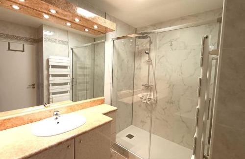 Anglet Apartment | Appartement spacieux avec terrasse en plein centre