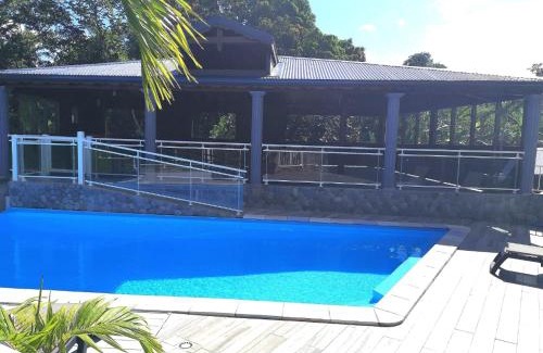 Lamentin Apartment | Appartement spacieux avec jardin et piscine à Lamentin, 97 m²