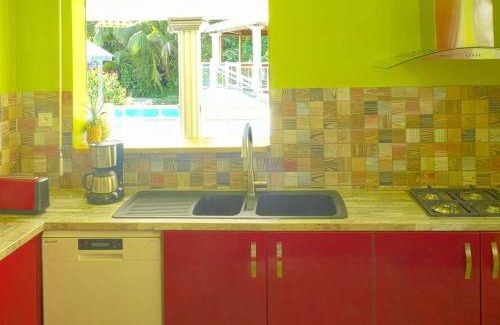 Lamentin Apartment | Appartement spacieux avec jardin et piscine à Lamentin, 97 m²