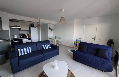 Cogolin Apartment | Appartement spacieux, lumineux, terrasse, mer 15'.