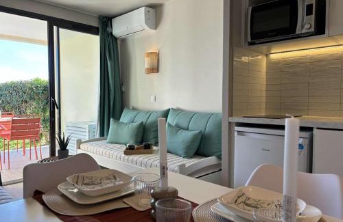 La Croix des Gardes Apartment | Appartement studio cabine à Cannes avec piscine et parking - FR-1-609-93