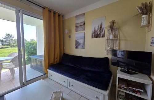 Chateau-d'Olonne Apartment | Appartement terrasse, piscines, wi-fi, résidence face mer