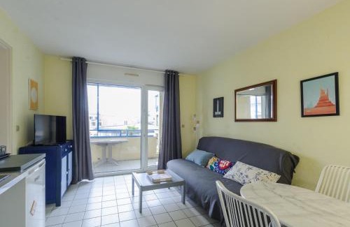 Quartier du Casino Apartment | Appartement T2 à 50m de la plage avec piscine et terrasse - Châtelaillon-Plage, 4 personnes - FR-1-535-50