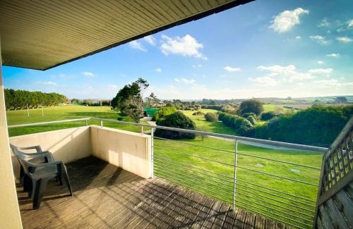 Plouarzel Apartment | Appartement T2 N5 calme et cosy sur un golf