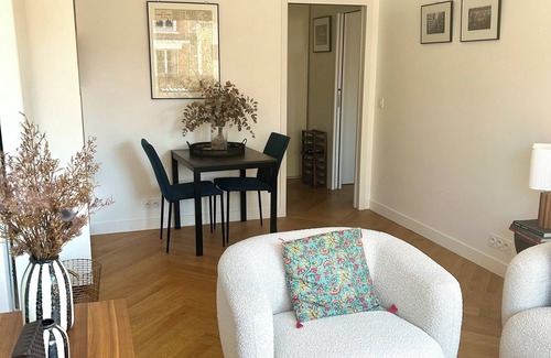 Porte de Saint-Cloud Apartment | Appartement T2 Refait à Neuf Lumineux et Paisible Dans le Quartier Dauteuil