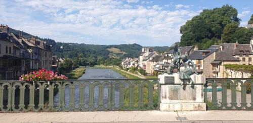 Saint-Geniez-d'Olt Apartment | Appartement T3 Goélia