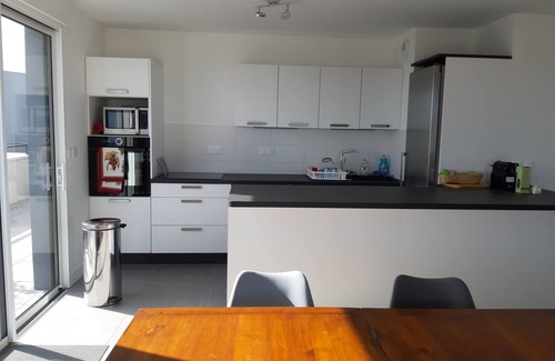 Meze Apartment | Appartement + Terrasse de 140m² vue Étang de Thau; 15mn des Thermes de Balaruc