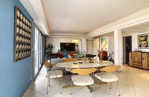 Riou - Petit Juas - Av de Grasse Apartment | Appartement Toit Terrasse Avec Jacuzzi Pour 4/6 Personnes