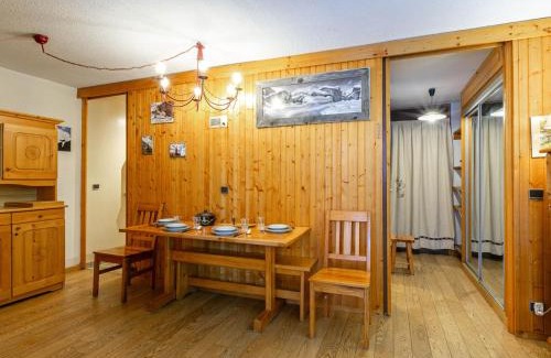 Val-d'Isere Apartment | Appartement tout équipé avec balcon et garage, à 10min des commerces, navette gratuite. - FR-1-694-349