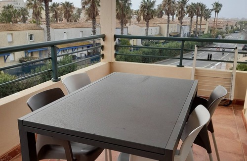 Valras-Plage Apartment | Appartement Type 3 Valras Plage à 300m de la Plage